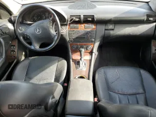 2005 Mercedes-Benz C 320 с VIN WDBRF84J15F669713, выставлен на аукционе Copart как лот 75413424 с пробегом 260 776 миль миль и Списание • Salvage title. История ставок и продаж доступна на DreamBid. Изображение 8.