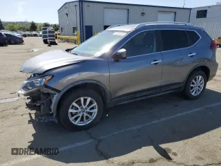 2020 Nissan Rogue S z VIN KNMAT2MV8LP528183, wystawiony jako Copart lot #52261065 z przebiegiem 80 117 mil mil oraz Tytuł czysty. Historia ofert i sprzedaży dostępna na DreamBid. Obrazek 1.