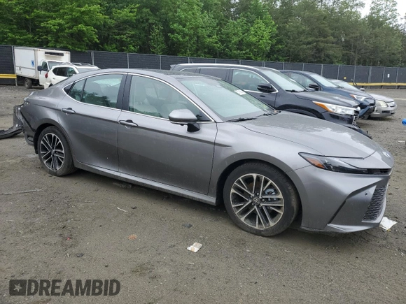 2025 Toyota Camry LE z VIN 4T1DAACKXSU554669, wystawiony jako Copart lot #55768925 z przebiegiem 1 830 mil mil oraz Szkoda całkowita • Salvage title. Historia ofert i sprzedaży dostępna na DreamBid. Obrazek 4.