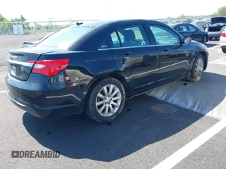 2014 Chrysler 200 Touring with VIN 1C3CCBBB6EN140731, listed as a IAAI auction lot 41987771 with 218,148 mi miles. Bid and sale history available at carsss.com. Image 4.