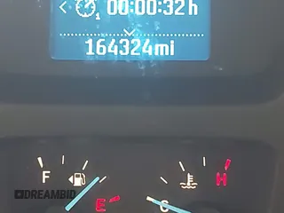 2015 Ford Transit Cargo z VIN 1FTNR2CM1FKA40154, wystawiony jako IAAI lot #42210986 z przebiegiem 164 324 mil mil oraz . Historia ofert i sprzedaży dostępna na DreamBid. Obrazek 15.