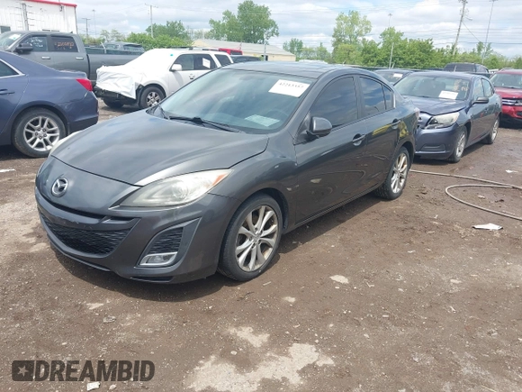 2011 Mazda 3 S Grand Touring z VIN JM1BL1W62B1395006, wystawiony jako IAAI lot #42213357 z przebiegiem 149 519 mil mil oraz . Historia ofert i sprzedaży dostępna na DreamBid. Obrazek 17.