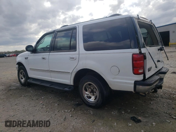 2000 Ford Expedition XLT with VIN 1FMRU1566YLB95235, listed as a Copart auction lot 47470185 with 315,888 mi miles and Salvage Title. Bid and sale history available at carsss.com. Image 2.