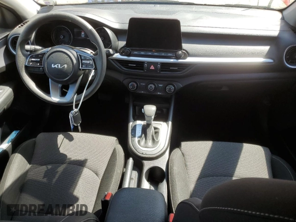 2022 Kia Forte LXS with VIN 3KPF24AD0NE460142, listed as a Copart auction lot 48759123 with 28,500 mi miles and Salvage Title. Bid and sale history available at DreamBid. Image 8.