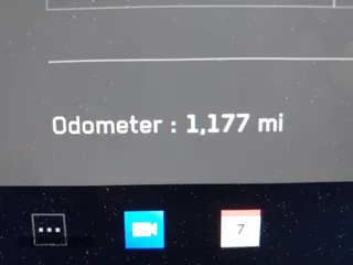 2024 Tesla Cybertruck z VIN 7G2CEHED7RA041694, wystawiony jako IAAI lot #41960418 z przebiegiem 1 177 mil mil oraz . Historia ofert i sprzedaży dostępna na DreamBid. Obrazek 14.
