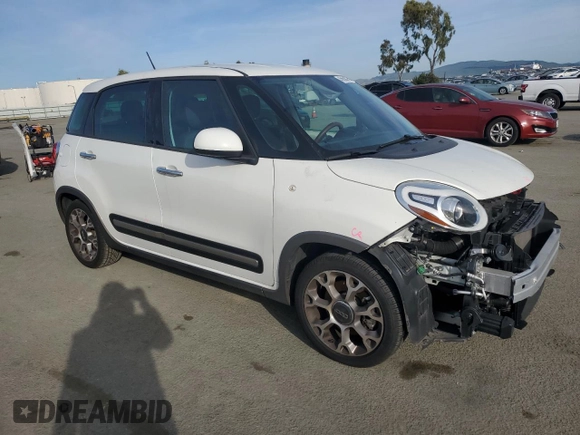 2014 FIAT 500L Trekking with VIN ZFBCFADH3EZ009542, listed as a Copart auction lot 45659025 with 46,370 mi miles and Salvage Title. Bid and sale history available at carsss.com. Image 4.
