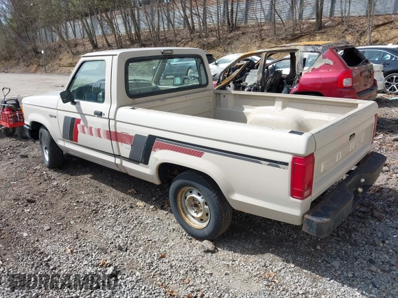 1989 Ford Ranger XLT with VIN 1FTCR10A8KUB41928, listed as a IAAI auction lot 42107348 with 89,548 mi miles. Bid and sale history available at carsss.com. Image 3.
