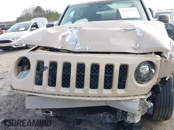 2017 Jeep Patriot Sport with VIN 1C4NJPBB3HD186308, listed as a IAAI auction lot 41743637 with 82,111 mi miles. Bid and sale history available at carsss.com. Image 19.