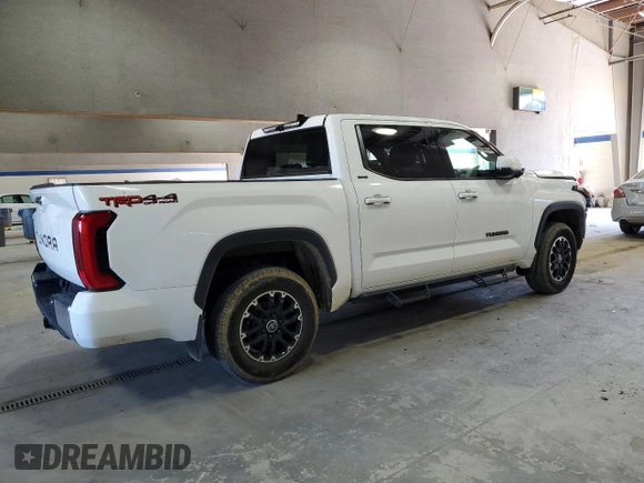 2022 Toyota Tundra 4WD SR5 with VIN 5TFLA5DB9NX015467, listed as a Copart auction lot 48910975 with 34,783 mi miles and Salvage Title. Bid and sale history available at carsss.com. Image 3.