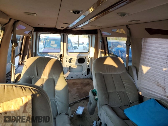 2000 Ford Econoline Cargo Recreational z VIN 1FDRE14L0YHC03661, wystawiony jako Copart lot #89268275 z przebiegiem 277 787 mil mil oraz Czysty tytuł • Clean title. Historia ofert i sprzedaży dostępna na DreamBid. Obrazek 10.