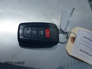 2021 Toyota Avalon TRD z VIN 4T1FZ1FBXMU070548, wystawiony jako IAAI lot #42162876 z przebiegiem 46 709 mil mil oraz . Historia ofert i sprzedaży dostępna na DreamBid. Obrazek 11.