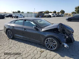 2024 Audi A5 Sportback S line Premium z VIN WAUDACF58RA084690, wystawiony jako Copart lot #60849475 z przebiegiem Nie podano mil oraz Szkoda całkowita • Salvage title. Historia ofert i sprzedaży dostępna na DreamBid. Obrazek 4.