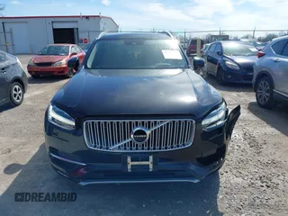 2016 Volvo XC90 T6 Inscription with VIN YV4A22PL6G1064524, listed as a IAAI auction lot 41795921 with 111,483 mi miles. Bid and sale history available at carsss.com. Image 12.
