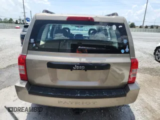 2008 Jeep Patriot Sport with VIN 1J8FT28078D722144, listed as a Copart auction lot 58493765 with 176,133 mi miles and Salvage title. Bid and sale history available at DreamBid. Image 6.