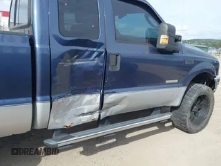 2004 Ford Super Duty F-250 XL with VIN 1FTNX21P04EA03269, listed as a IAAI auction lot 40376204 with 174,588 mi miles. Bid and sale history available at carsss.com. Image 6.