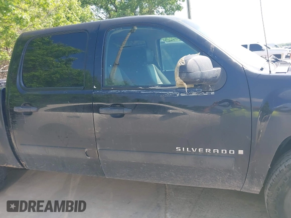 2008 Chevrolet Silverado 1500 Work Truck with VIN 2GCEC13C281152550, listed as a IAAI auction lot 42041387 with 245,633 mi miles and . Bid and sale history available at DreamBid. Image 13.