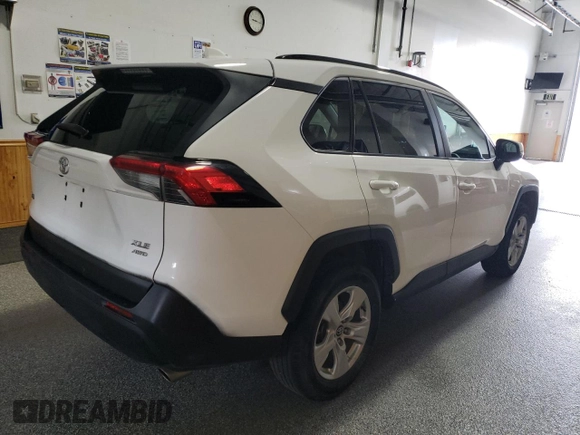2020 Toyota RAV4 XLE with VIN 2T3P1RFV5LC081579, listed as a Copart auction lot 62192315 with 101,011 mi miles and Clean title. Bid and sale history available at DreamBid. Image 3.