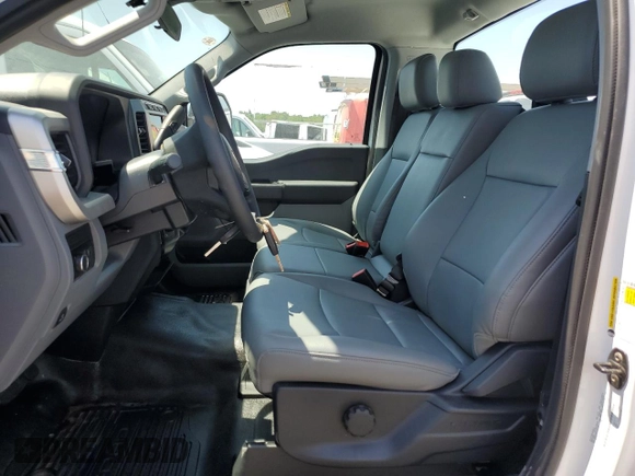 2023 Ford F-250 XL z VIN 1FTBF2BA9PED72362, wystawiony jako Copart lot #53801085 z przebiegiem Nie podano mil oraz Szkoda całkowita • Salvage title. Historia ofert i sprzedaży dostępna na DreamBid. Obrazek 7.