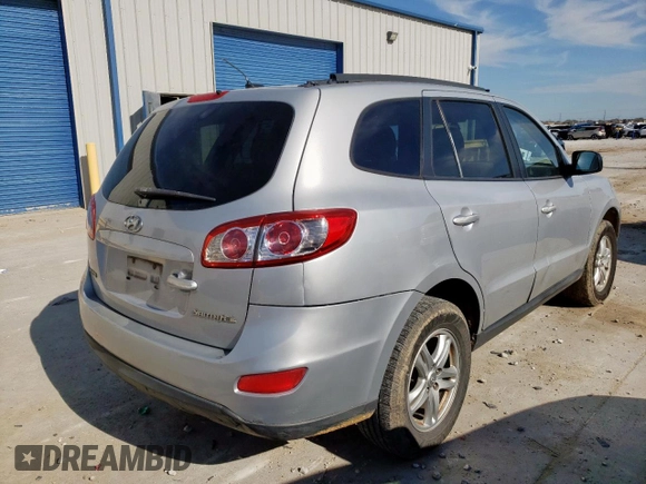 2010 Hyundai Santa Fe GLS z VIN 5NMSG3AB6AH347551, wystawiony jako Copart lot #57718355 z przebiegiem 154 576 mil mil oraz Czysty tytuł • Clean title. Historia ofert i sprzedaży dostępna na DreamBid. Obrazek 3.