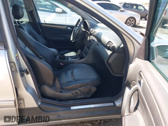 2004 Mercedes-Benz C 230 Kompressor with VIN WDBRF40J74F525595, listed as a IAAI auction lot 41878522 with 190,995 mi miles and . Bid and sale history available at DreamBid. Image 5.