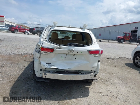 2016 Toyota Highlander XLE z VIN 5TDKKRFH3GS170784, wystawiony jako IAAI lot #42091024 z przebiegiem 83 300 mil mil oraz . Historia ofert i sprzedaży dostępna na DreamBid. Obrazek 6.