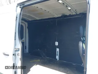 2024 Ford Transit Cargo z VIN 1FTBR1C84RKA39388, wystawiony jako IAAI lot #42069825 z przebiegiem 20 851 mil mil oraz . Historia ofert i sprzedaży dostępna na DreamBid. Obrazek 8.