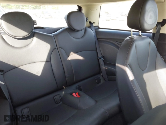 2012 MINI Hardtop with VIN WMWSU3C59CT260497, listed as a IAAI auction lot 42083090 with 123,498 mi miles and . Bid and sale history available at DreamBid. Image 8.