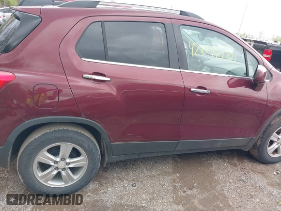 2017 Chevrolet Trax LT with VIN 3GNCJLSB0HL250919, listed as a IAAI auction lot 42092001 with 101,920 mi miles. Bid and sale history available at carsss.com. Image 13.