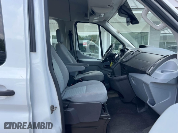 2018 Ford Transit XL z VIN 1FBZX2CG8JKA08901, wystawiony jako IAAI lot #42409721 z przebiegiem 329 422 mil mil oraz . Historia ofert i sprzedaży dostępna na DreamBid. Obrazek 5.