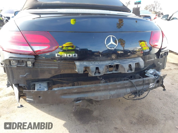 2019 Mercedes-Benz C 300 with VIN WDDWK8DB6KF827909, listed as a IAAI auction lot 41614128 with 55,903 mi miles and . Bid and sale history available at carsss.com. Image 20.
