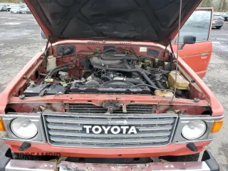 1984 Toyota Land Cruiser z VIN JT3FJ60G7E1114123, wystawiony jako Copart lot #82696534 z przebiegiem 217 999 mil mil oraz Czysty tytuł • Clean title. Historia ofert i sprzedaży dostępna na DreamBid. Obrazek 12.