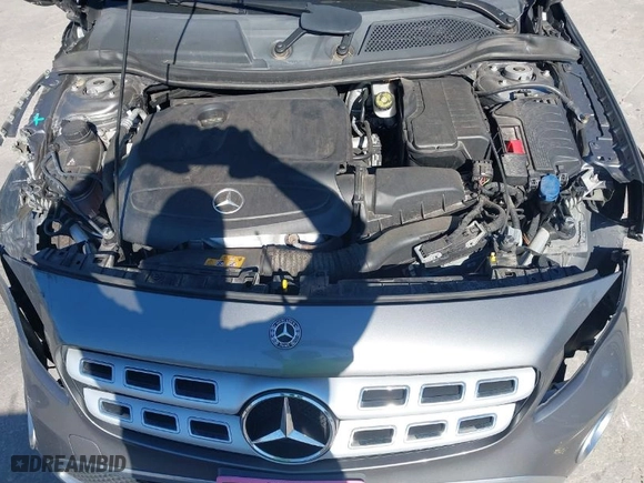 2018 Mercedes-Benz GLA with VIN WDCTG4GB9JJ530013, listed as a IAAI auction lot 40883905 with 81,635 mi miles. Bid and sale history available at carsss.com. Image 10.