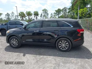2017 Kia Sorento LX with VIN 5XYPGDA34HG293207, listed as a IAAI auction lot 42108117 with 187,998 mi miles and . Bid and sale history available at DreamBid. Image 13.