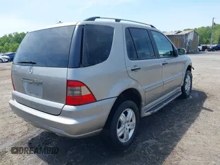 2005 Mercedes-Benz M 350 with VIN 4JGAB57E25A531968, listed as a IAAI auction lot 42152817 with 138,241 mi miles and . Bid and sale history available at DreamBid. Image 4.