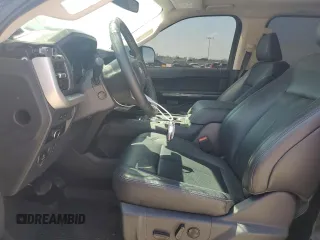 2024 Ford Expedition XLT с VIN 1FMJU1H88REA96240, выставлен на аукционе Copart как лот 50291545 с пробегом 3 217 миль миль и Списание • Salvage title. История ставок и продаж доступна на DreamBid. Изображение 7.