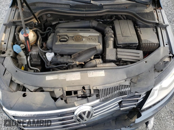 2013 Volkswagen CC Sport Plus z VIN WVWBP7AN0DE538178, wystawiony jako Copart lot #52394635 z przebiegiem 216 031 mil mil oraz Szkody całkowita. Historia ofert i sprzedaży dostępna na DreamBid. Obrazek 12.