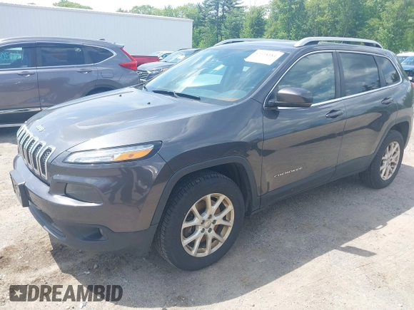 2016 Jeep Cherokee Latitude z VIN 1C4PJMCB4GW241454, wystawiony jako IAAI lot #42378181 z przebiegiem 210 207 mil mil oraz . Historia ofert i sprzedaży dostępna na DreamBid. Obrazek 17.