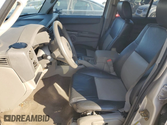 2007 Jeep Commander Sport with VIN 1J8HH48P67C636380, listed as a Copart auction lot 83180914 with 149,949 mi miles and Clean Title. Bid and sale history available at carsss.com. Image 7.