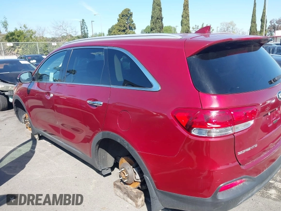 2017 Kia Sorento LX z VIN 5XYPG4A39HG278976, wystawiony jako IAAI lot #41830344 z przebiegiem 35 967 mil mil oraz . Historia ofert i sprzedaży dostępna na DreamBid. Obrazek 13.