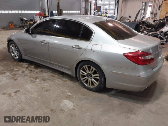 2013 Hyundai Genesis 3.8L with VIN KMHGC4DD5DU250581, listed as a IAAI auction lot 41531115 with 1 mi miles. Bid and sale history available at carsss.com. Image 3.