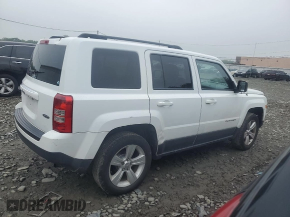2016 Jeep Patriot Latitude with VIN 1C4NJRFB9GD586698, listed as a Copart auction lot 61131125 with 154,679 mi miles and Salvage title. Bid and sale history available at DreamBid. Image 3.