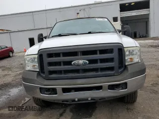 2006 Ford F-250 XL с VIN 1FTSX21586ED44391, выставлен на аукционе Copart как лот 61177305 с пробегом 128 370 миль миль и Чистый • Clean title. История ставок и продаж доступна на DreamBid. Изображение 5.