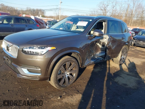 2023 Volvo XC90 Plus Bright Theme with VIN YV4H60CN1P1967680, listed as a IAAI auction lot 41297577 with Not provided miles and . Bid and sale history available at DreamBid. Image 17.