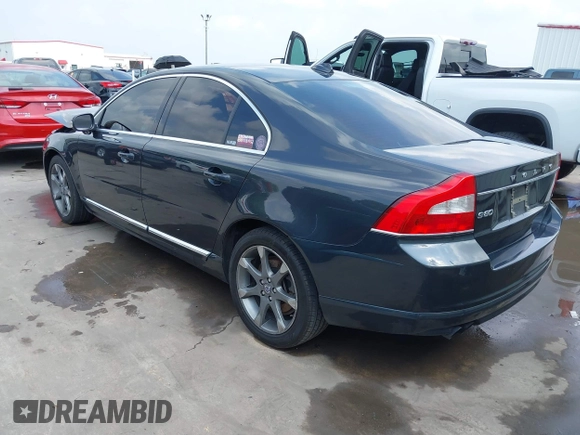 2011 Volvo S80 3.2L with VIN YV1952AS1B1138075, listed as a IAAI auction lot 41918597 with 192,441 mi miles. Bid and sale history available at carsss.com. Image 3.