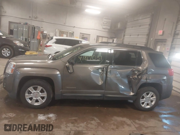 2012 GMC Terrain SLT-1 z VIN 2GKALUEK5C6333016, wystawiony jako IAAI lot #41817031 z przebiegiem 94 370 mil mil oraz . Historia ofert i sprzedaży dostępna na DreamBid. Obrazek 14.