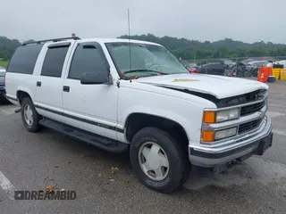 1999 Chevrolet Suburban with VIN 3GNFK16R2XG181597, listed as a IAAI auction lot 42354620 with 121,087 mi miles and . Bid and sale history available at DreamBid. Image 1.