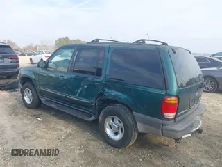 1999 Ford Explorer XLT z VIN 1FMZU32E7XZB57306, wystawiony jako IAAI lot #41519800 z przebiegiem 226 932 mil mil oraz . Historia ofert i sprzedaży dostępna na DreamBid. Obrazek 6.