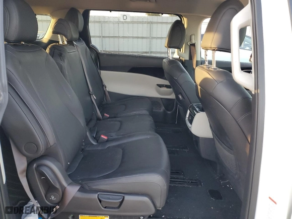 2023 Kia Carnival EX with VIN KNDNC5H31P6298462, listed as a Copart auction lot 74020744 with 14,936 mi miles and Salvage Title. Bid and sale history available at carsss.com. Image 11.