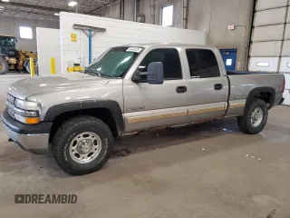 2002 Chevrolet Silverado 1500HD LT z VIN 1GCGK13U32F174707, wystawiony jako Copart lot #54453225 z przebiegiem 234 905 mil mil oraz Czysty tytuł • Clean title. Historia ofert i sprzedaży dostępna na DreamBid. Obrazek 1.