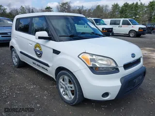 2010 Kia Soul + with VIN KNDJT2A22A7701882, listed as a IAAI auction lot 42064314 with 174,010 mi miles. Bid and sale history available at carsss.com. Image 1.